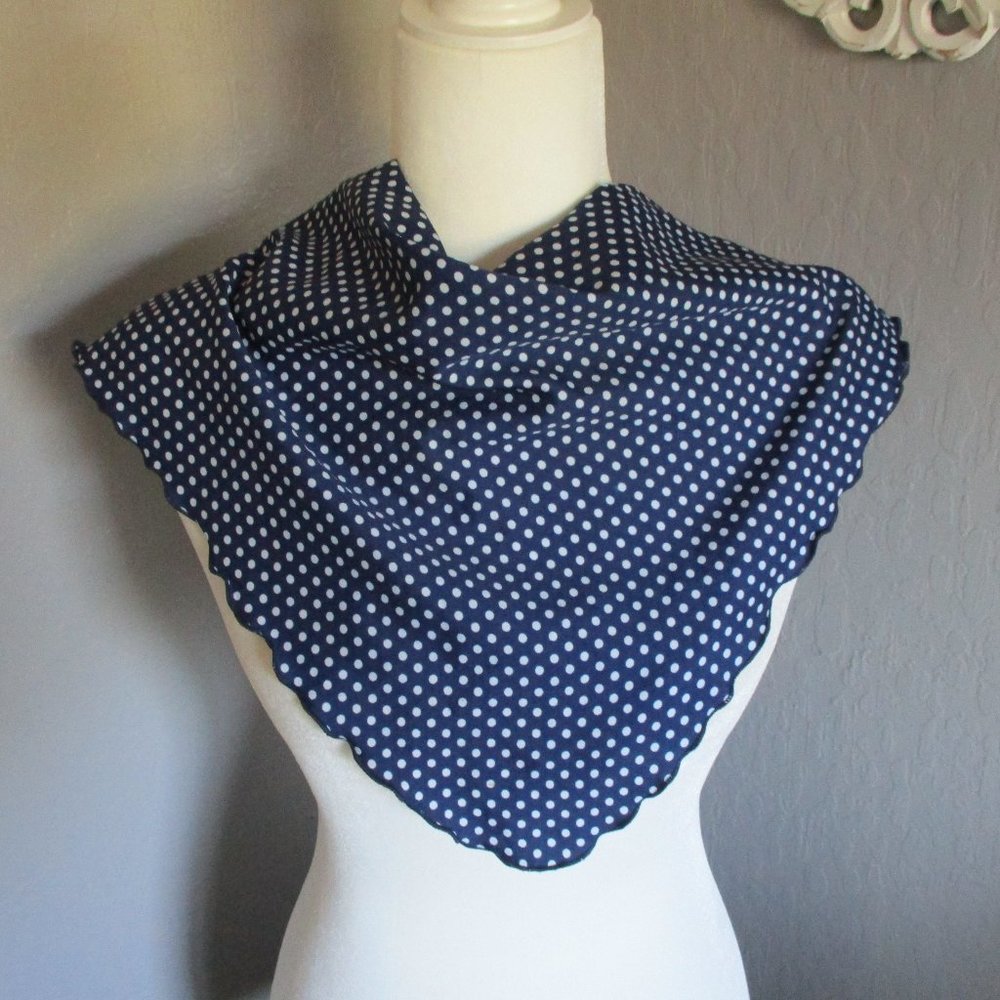 **2/12$** Navy & white ruffled edge scarf